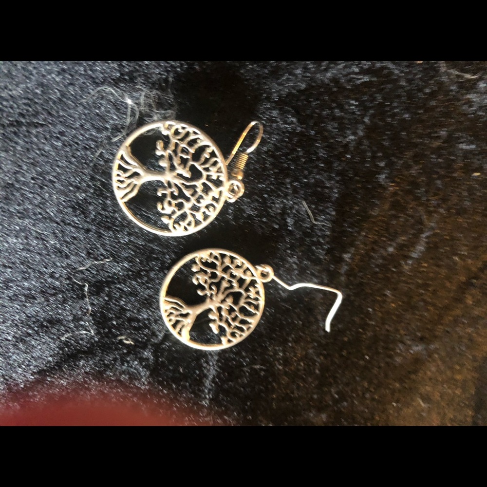 Earrings - Picture 3 of 3